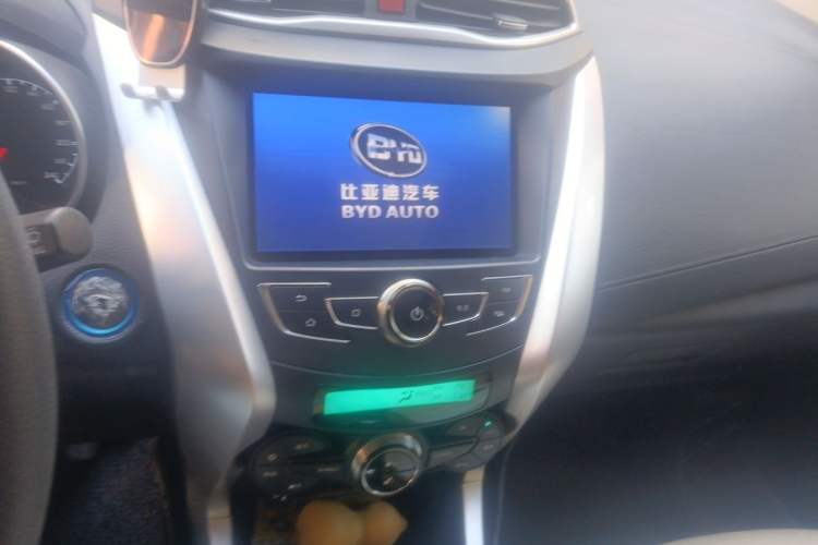 Used BYD Yuan New Energy 2018 EV360 Smart Connect Cool Edition Audio And AC Panel