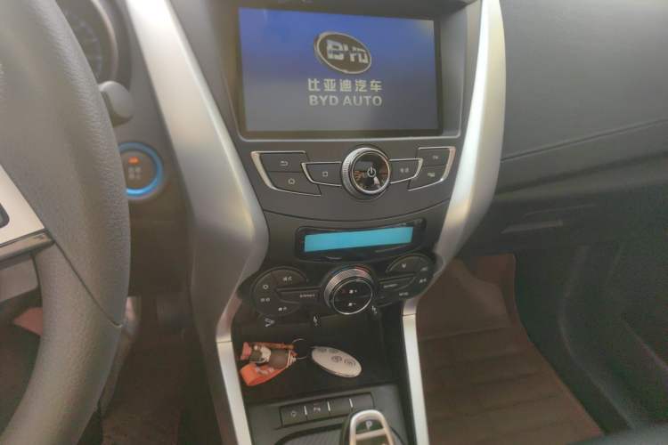 Used BYD Yuan New Energy 2018 EV360 Smart Connect Cool Edition Audio And AC Panel