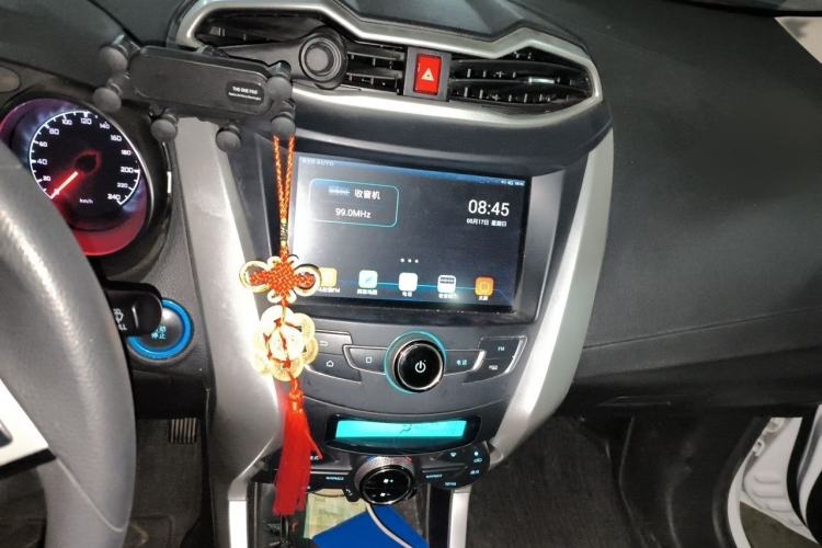 Used BYD Yuan New Energy 2018 EV360 Smart Connected Cool Model Audio And AC Panel