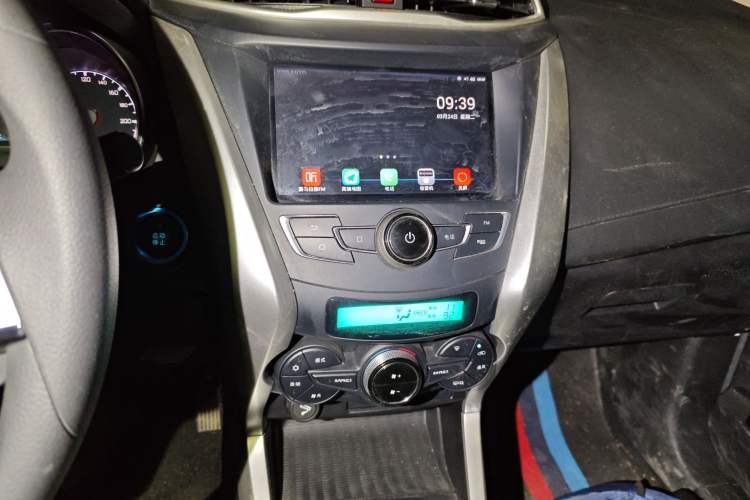 Used BYD Yuan New Energy 2018 EV360 Smart Connect Cool Edition Audio And AC Panel