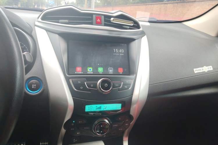 Used BYD Yuan New Energy 2018 EV360 Smart Connected Cool Model Audio And AC Panel