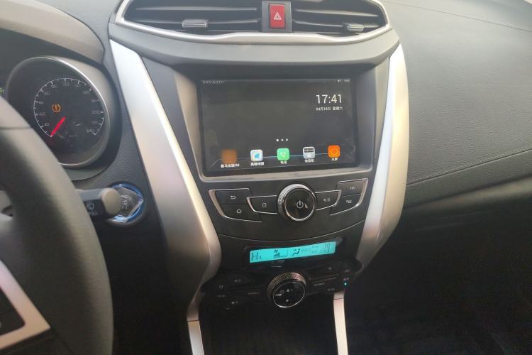 Used BYD Yuan New Energy 2018 EV360 Smart Connected Cool Model Audio And AC Panel