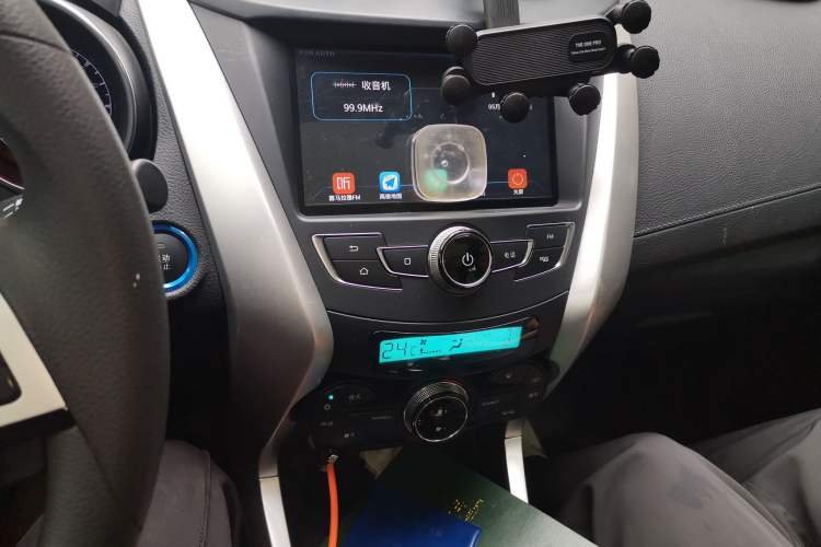 Used BYD Yuan New Energy 2018 EV360 Smart Connected Cool Model Audio And AC Panel