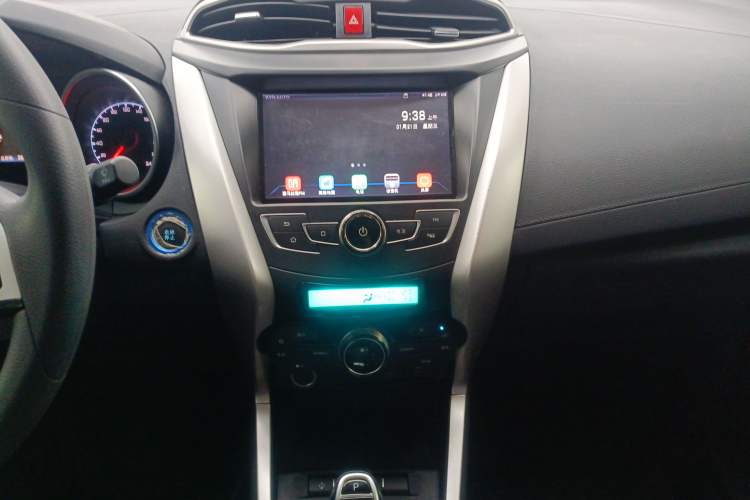 Used BYD Yuan New Energy 2018 EV360 Smart Connect Cool Edition Audio And AC Panel