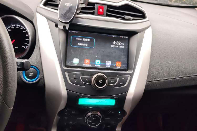 Used BYD Yuan New Energy 2018 EV360 Smart Connect Cool Edition Audio And AC Panel
