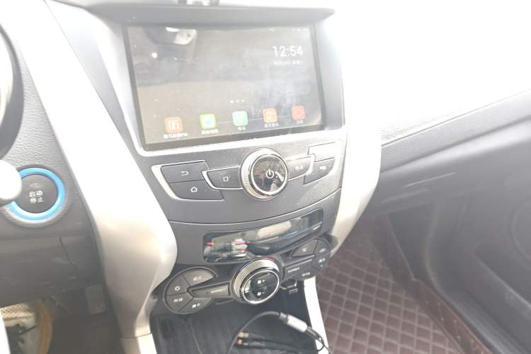 Used BYD Yuan New Energy 2018 EV360 Smart Connect Cool Edition Audio And AC Panel