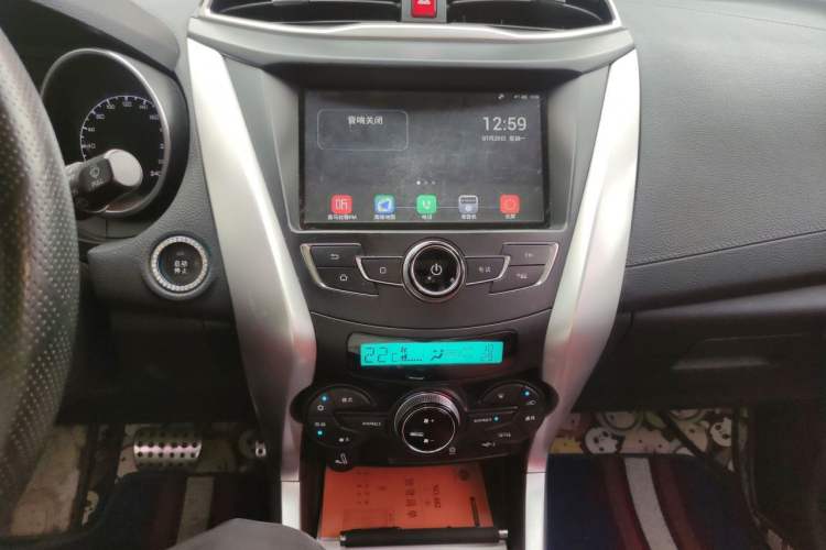 Used BYD Yuan New Energy 2018 EV360 Smart Connect Cool Edition Audio And AC Panel