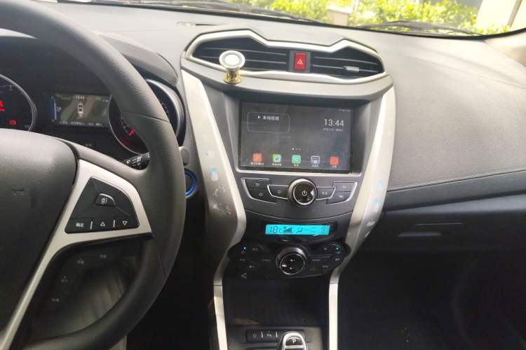 Used BYD Yuan New Energy 2018 EV360 Smart Connect Cool Edition Audio And AC Panel
