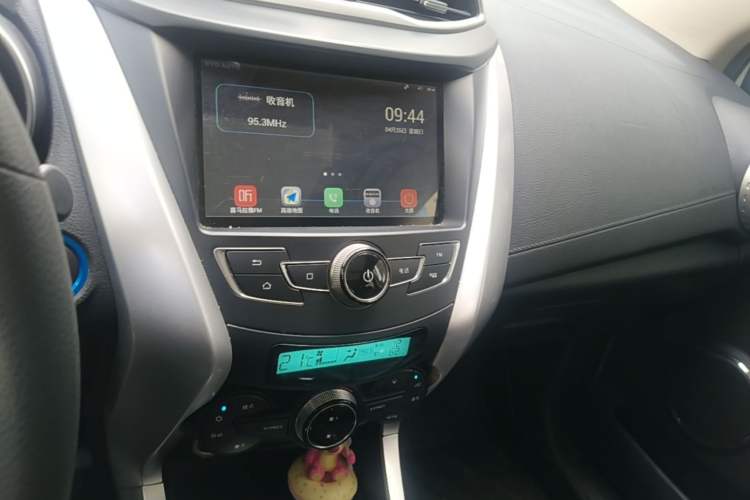 Used BYD Yuan New Energy 2018 EV360 Smart Connect Cool Edition Audio And AC Panel