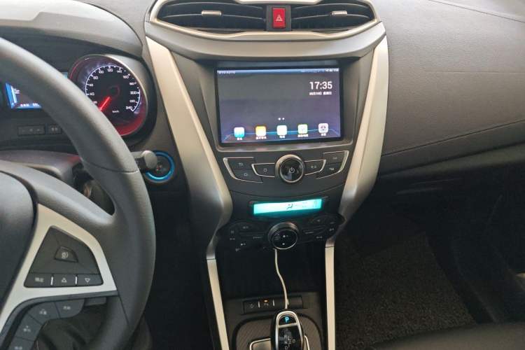 Used BYD Yuan New Energy 2018 EV360 Smart Connect Cool Edition Audio And AC Panel
