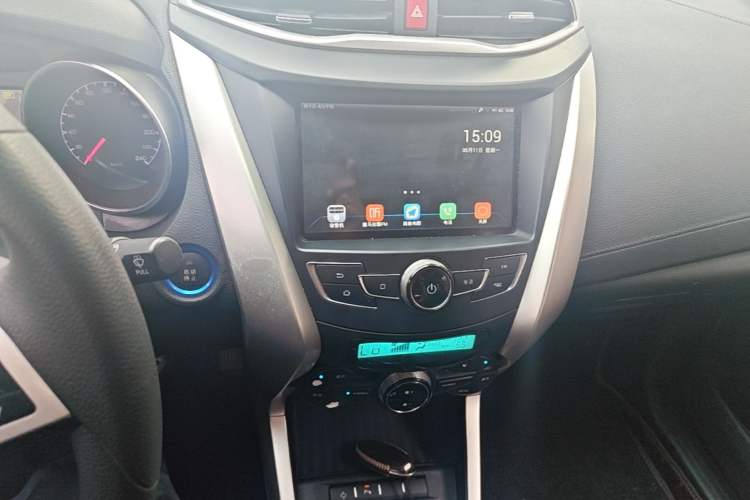 Used BYD Yuan New Energy 2018 EV360 Smart Connect Cool Edition Audio And AC Panel