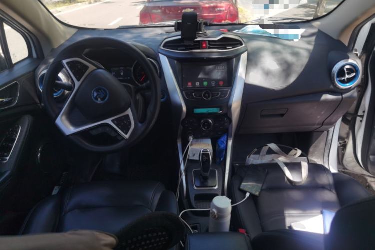 Used BYD Yuan New Energy 2018 EV360 Smart Connected Cool Model Center Console