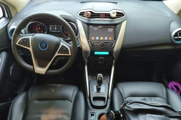 Used BYD Yuan New Energy 2018 EV360 Smart Connect Cool Edition Center Console