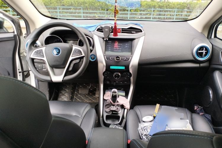 Used BYD Yuan New Energy 2018 EV360 Smart Connect Cool Edition Center Console