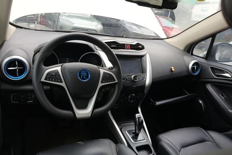 Used BYD Yuan New Energy 2018 EV360 Smart Connect Cool Edition Center Console