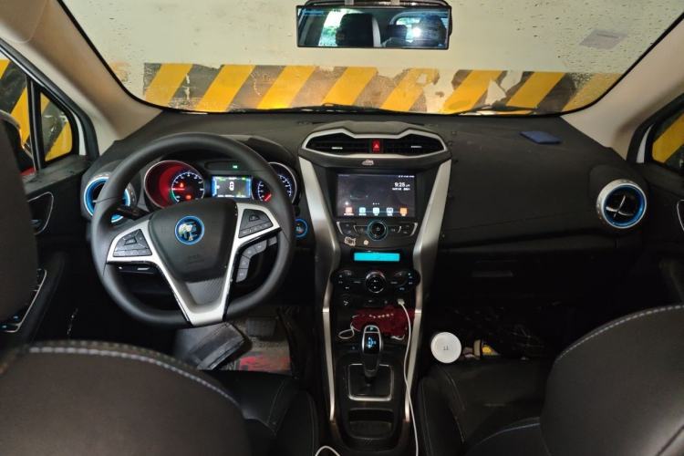 Used BYD Yuan New Energy 2018 EV360 Smart Connect Cool Edition Center Console