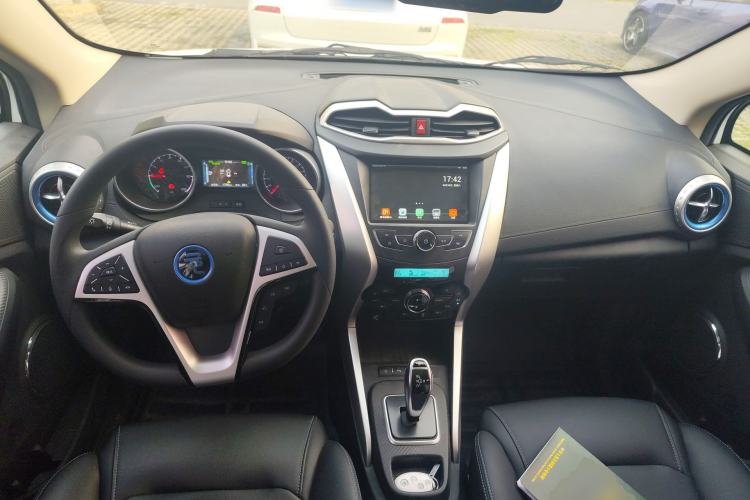 Used BYD Yuan New Energy 2018 EV360 Smart Connected Cool Model Center Console