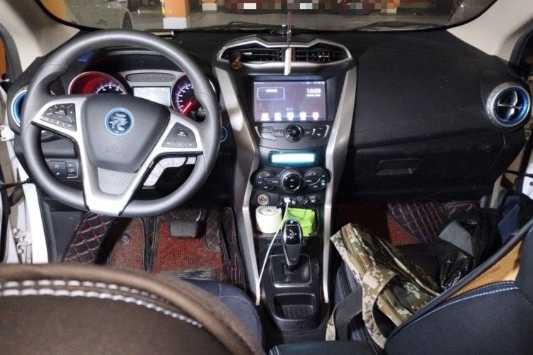 Used BYD Yuan New Energy 2018 EV360 Smart Connected Cool Model Center Console