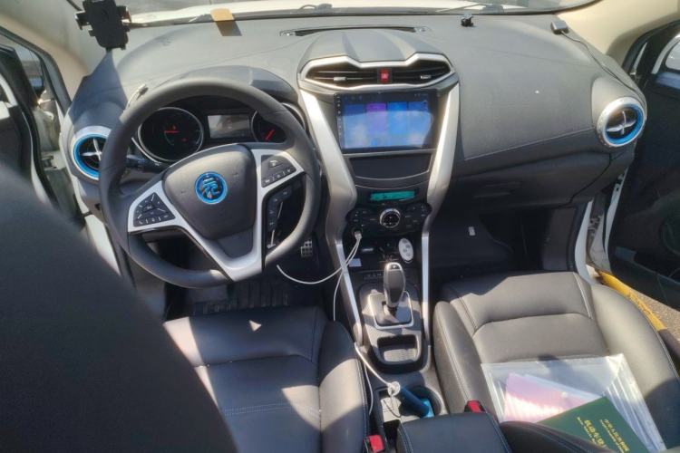 Used BYD Yuan New Energy 2018 EV360 Smart Connect Cool Edition Center Console