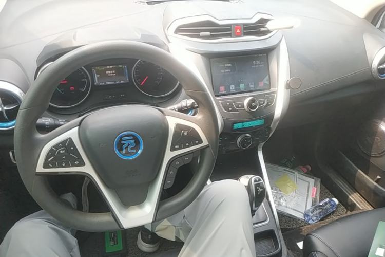 Used BYD Yuan New Energy 2018 EV360 Smart Connect Cool Edition Center Console