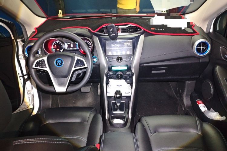 Used BYD Yuan New Energy 2018 EV360 Smart Connect Cool Edition Center Console