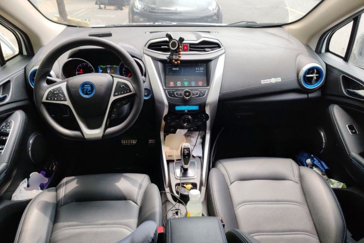 Used BYD Yuan New Energy 2018 EV360 Smart Connected Cool Model Center Console