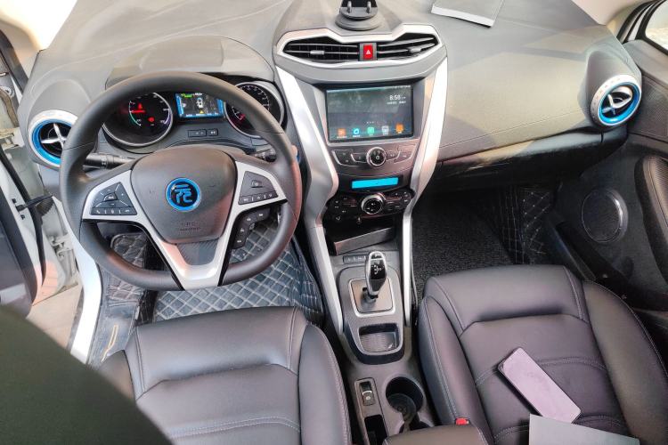 Used BYD Yuan New Energy 2018 EV360 Smart Connect Cool Edition Center Console