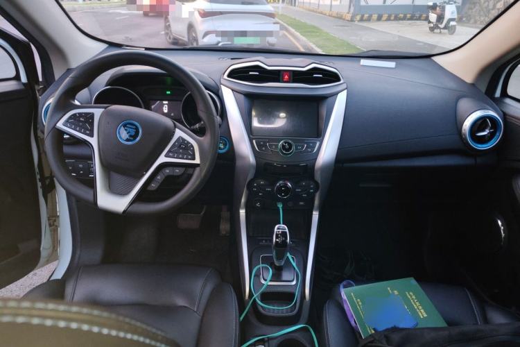 Used BYD Yuan New Energy 2018 EV360 Smart Connected Cool Model Center Console
