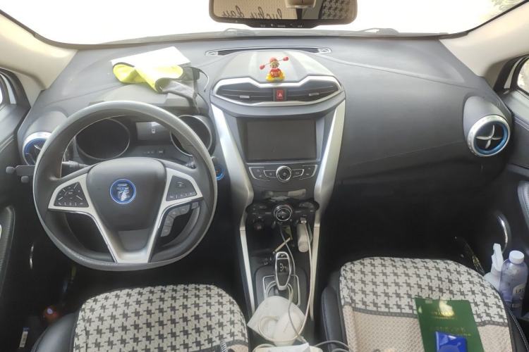 Used BYD Yuan New Energy 2018 EV360 Smart Connect Cool Edition Center Console