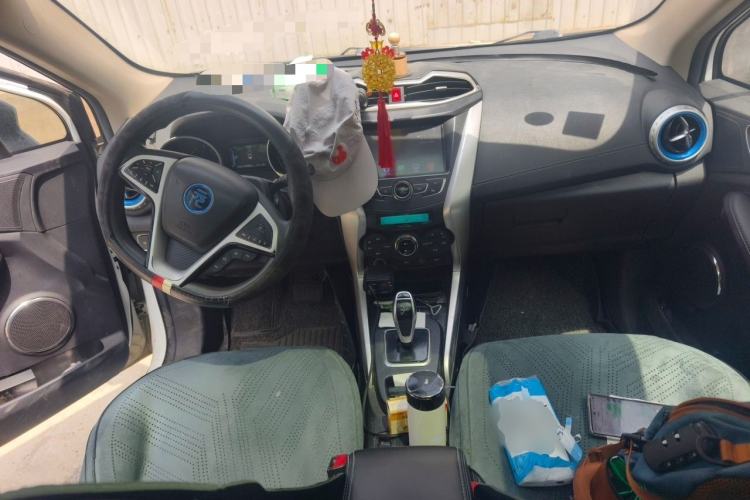 Used BYD Yuan New Energy 2018 EV360 Smart Connect Cool Edition Center Console