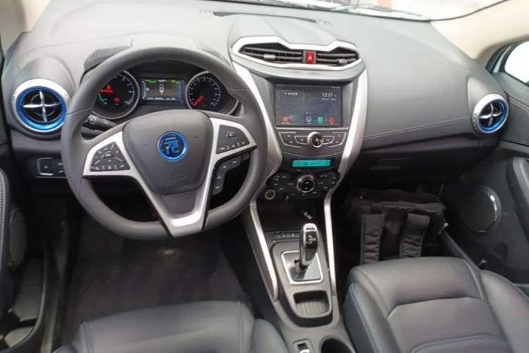 Used BYD Yuan New Energy 2018 EV360 Smart Connect Cool Edition Center Console
