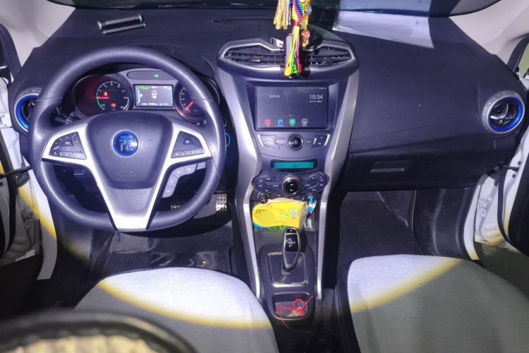 Used BYD Yuan New Energy 2018 EV360 Smart Connect Cool Edition Center Console