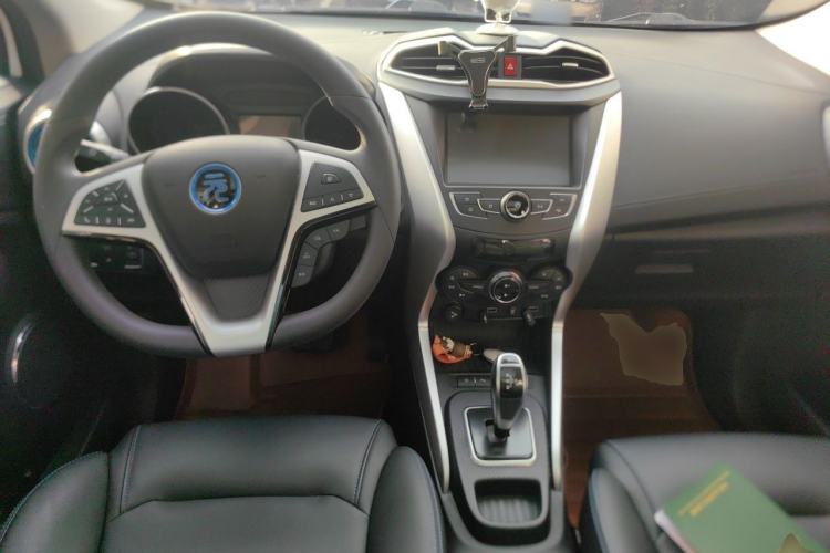 Used BYD Yuan New Energy 2018 EV360 Smart Connect Cool Edition Center Console