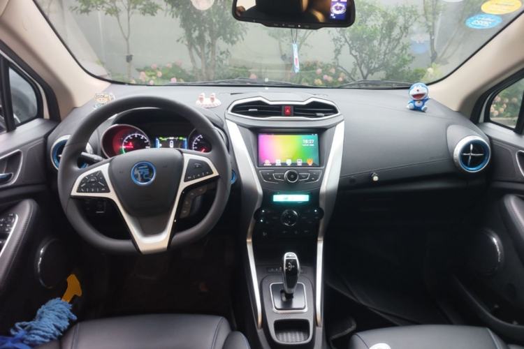 Used BYD Yuan New Energy 2018 EV360 Smart Connect Cool Edition Center Console