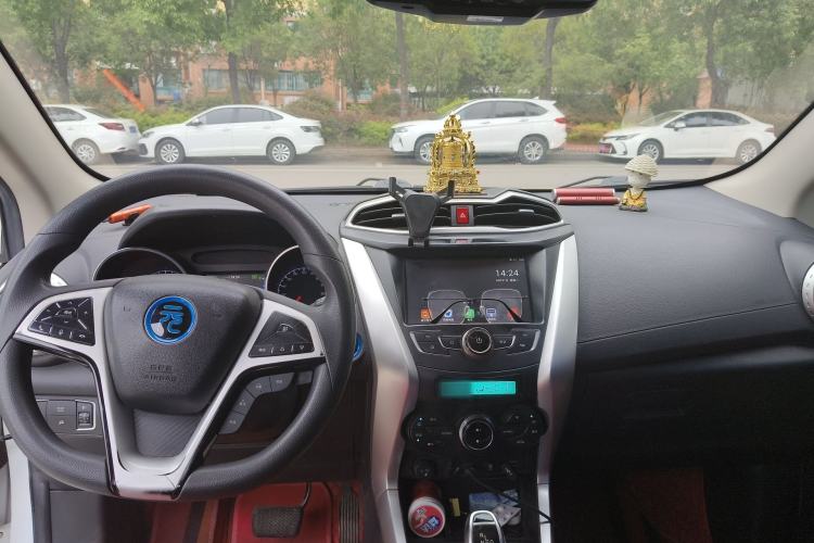 Used BYD Yuan New Energy 2018 EV360 Smart Connect Cool Edition Center Console