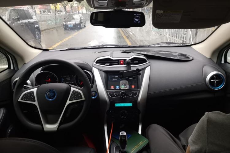 Used BYD Yuan New Energy 2018 EV360 Smart Connected Cool Model Center Console