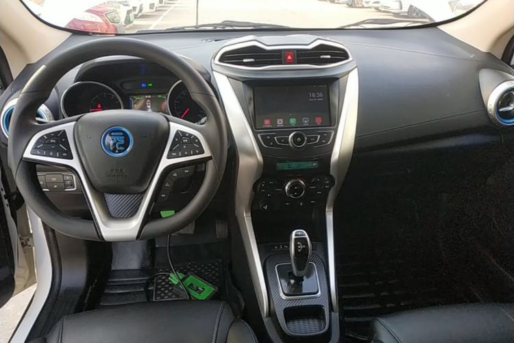 Used BYD Yuan New Energy 2018 EV360 Smart Connected Cool Model Center Console