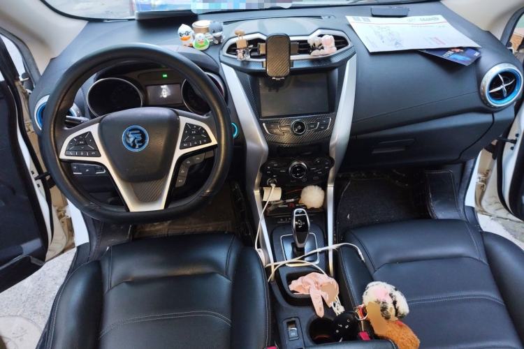 Used BYD Yuan New Energy 2018 EV360 Smart Connected Cool Model Center Console