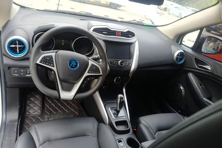 Used BYD Yuan New Energy 2018 EV360 Smart Connect Cool Edition Center Console