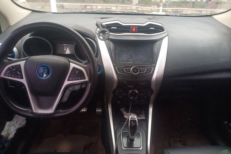 Used BYD Yuan New Energy 2018 EV360 Smart Connect Cool Edition Center Console