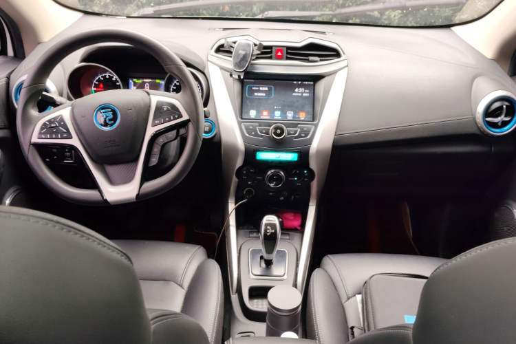 Used BYD Yuan New Energy 2018 EV360 Smart Connect Cool Edition Center Console