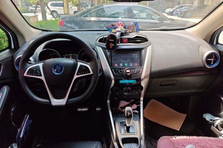 Used BYD Yuan New Energy 2018 EV360 Smart Connect Cool Edition Center Console