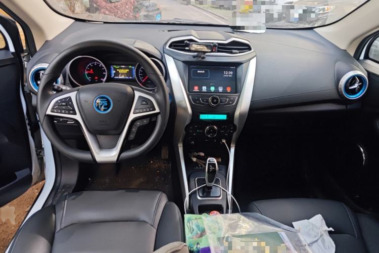 Used BYD Yuan New Energy 2018 EV360 Smart Connect Cool Edition Center Console