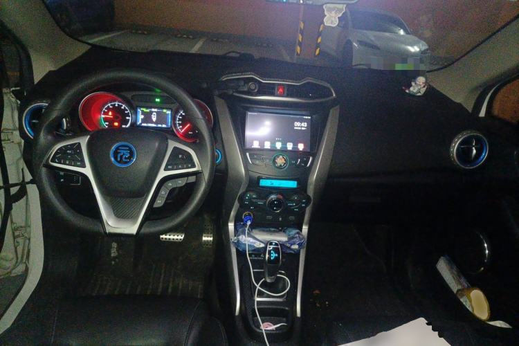 Used BYD Yuan New Energy 2018 EV360 Smart Connect Cool Edition Center Console