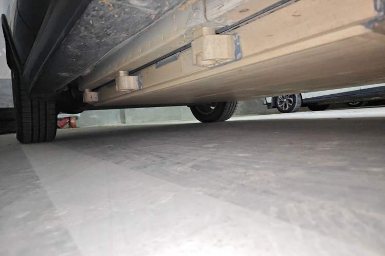 Used BYD Yuan New Energy 2018 EV360 Smart Connect Cool Edition Chassis Front Right
