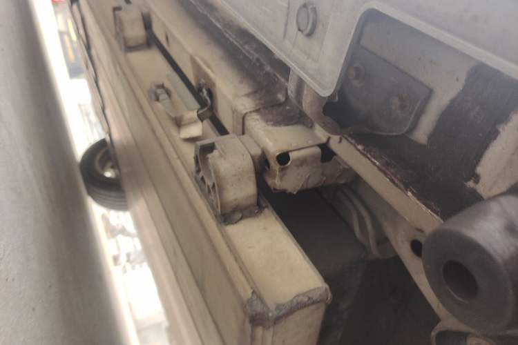 Used BYD Yuan New Energy 2018 EV360 Smart Connect Cool Edition Chassis Rear Left