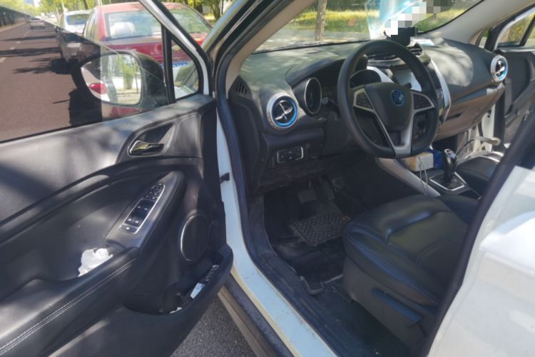 Used BYD Yuan New Energy 2018 EV360 Smart Connected Cool Model Driver Seat