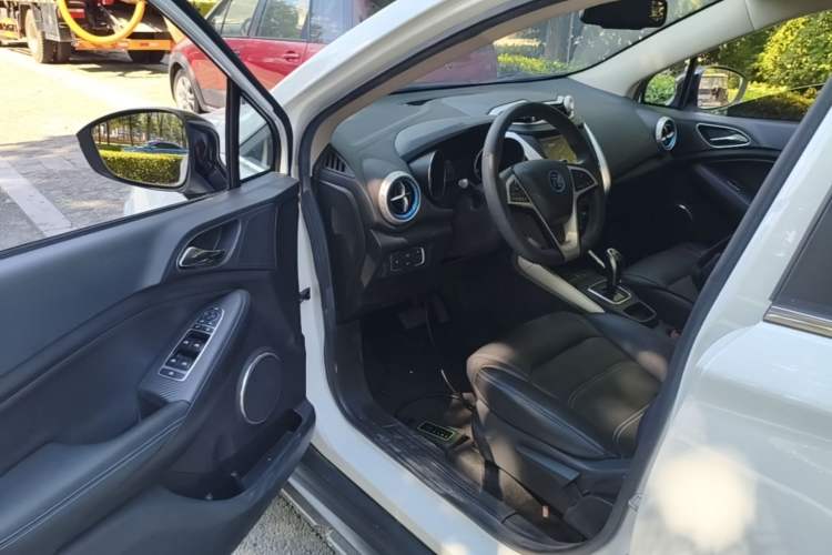 Used BYD Yuan New Energy 2018 EV360 Smart Connect Cool Edition Driver Seat