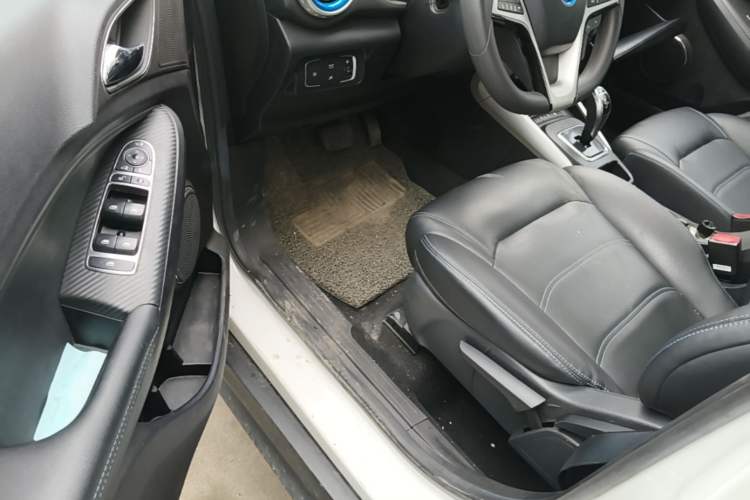 Used BYD Yuan New Energy 2018 EV360 Smart Connect Cool Edition Driver Seat
