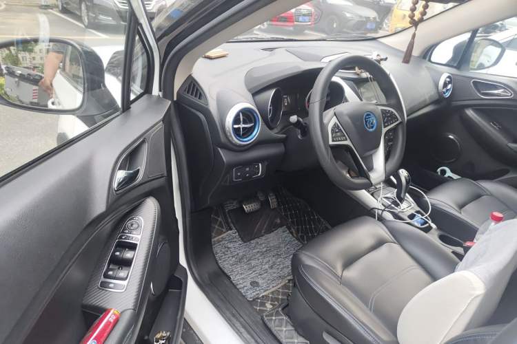Used BYD Yuan New Energy 2018 EV360 Smart Connected Cool Model Driver Seat